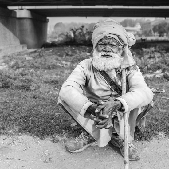 sadhu near bagmati bridge